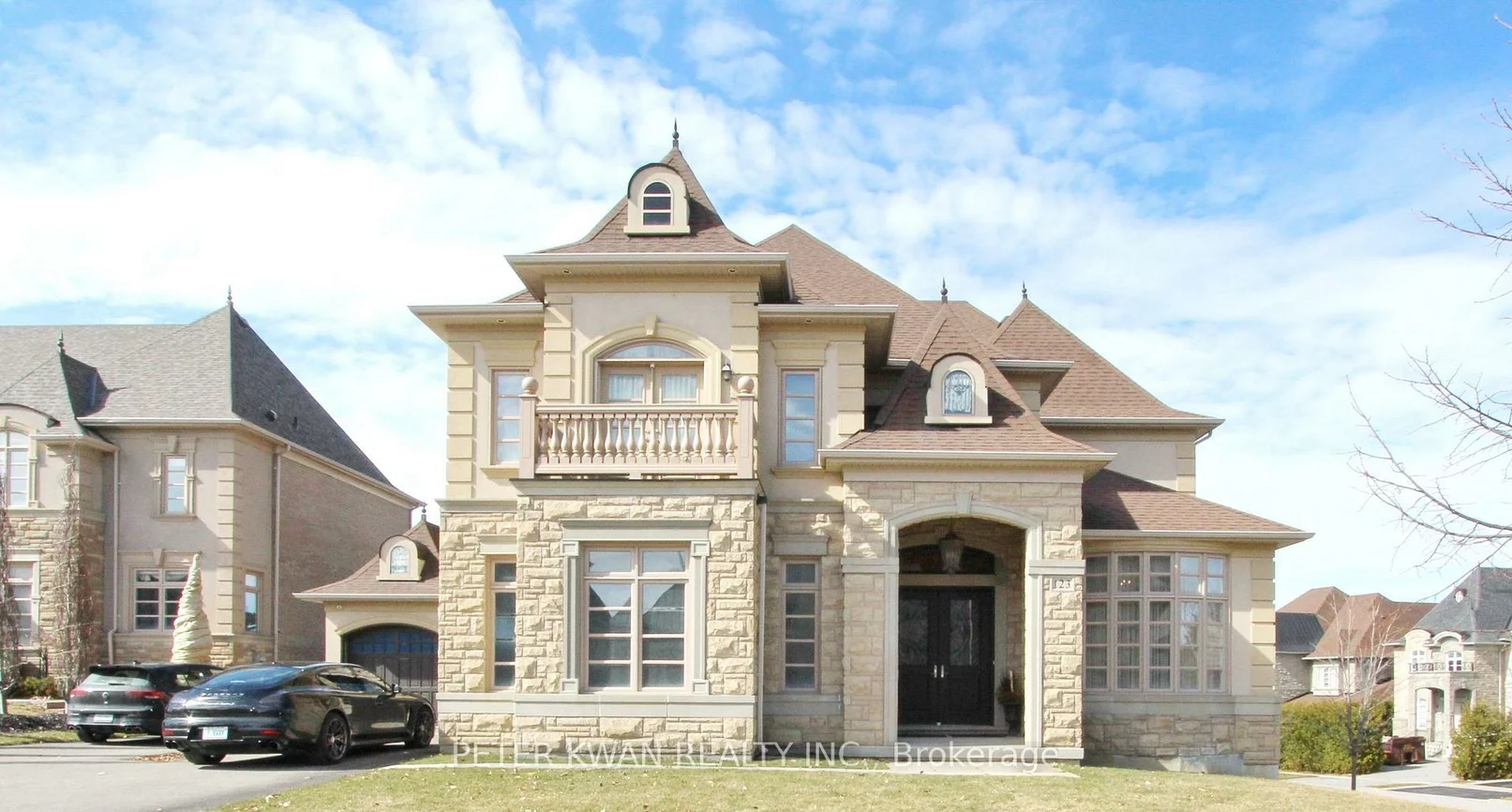 123, Carisbrooke, Bayview Southeast, Aurora