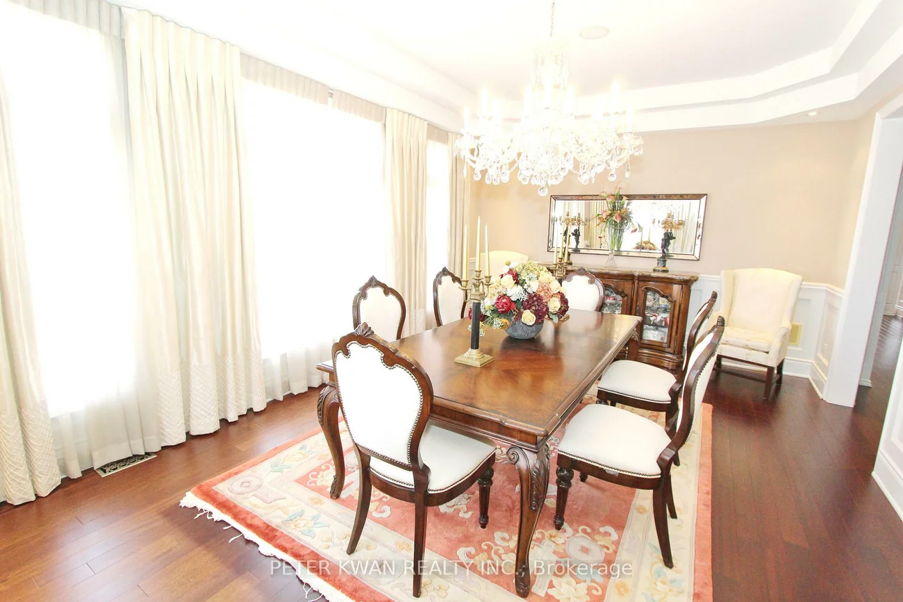 123, Carisbrooke, Bayview Southeast, Aurora