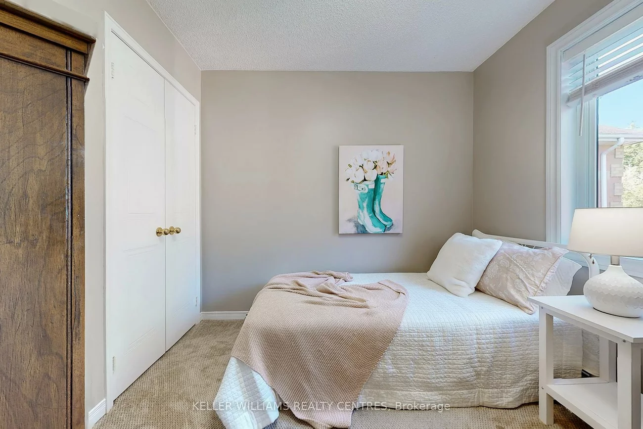27, Hawthorne, Aurora Village, Aurora