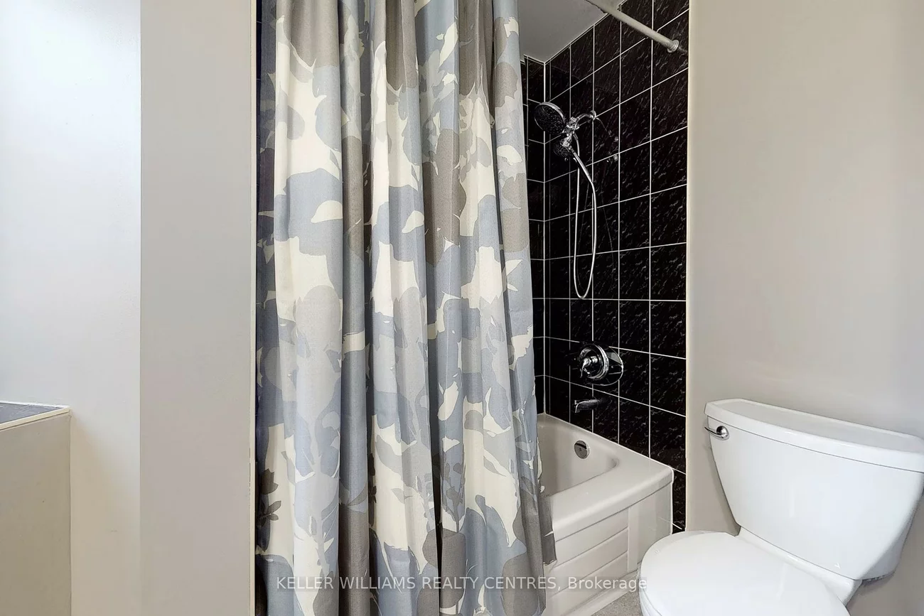 27, Hawthorne, Aurora Village, Aurora