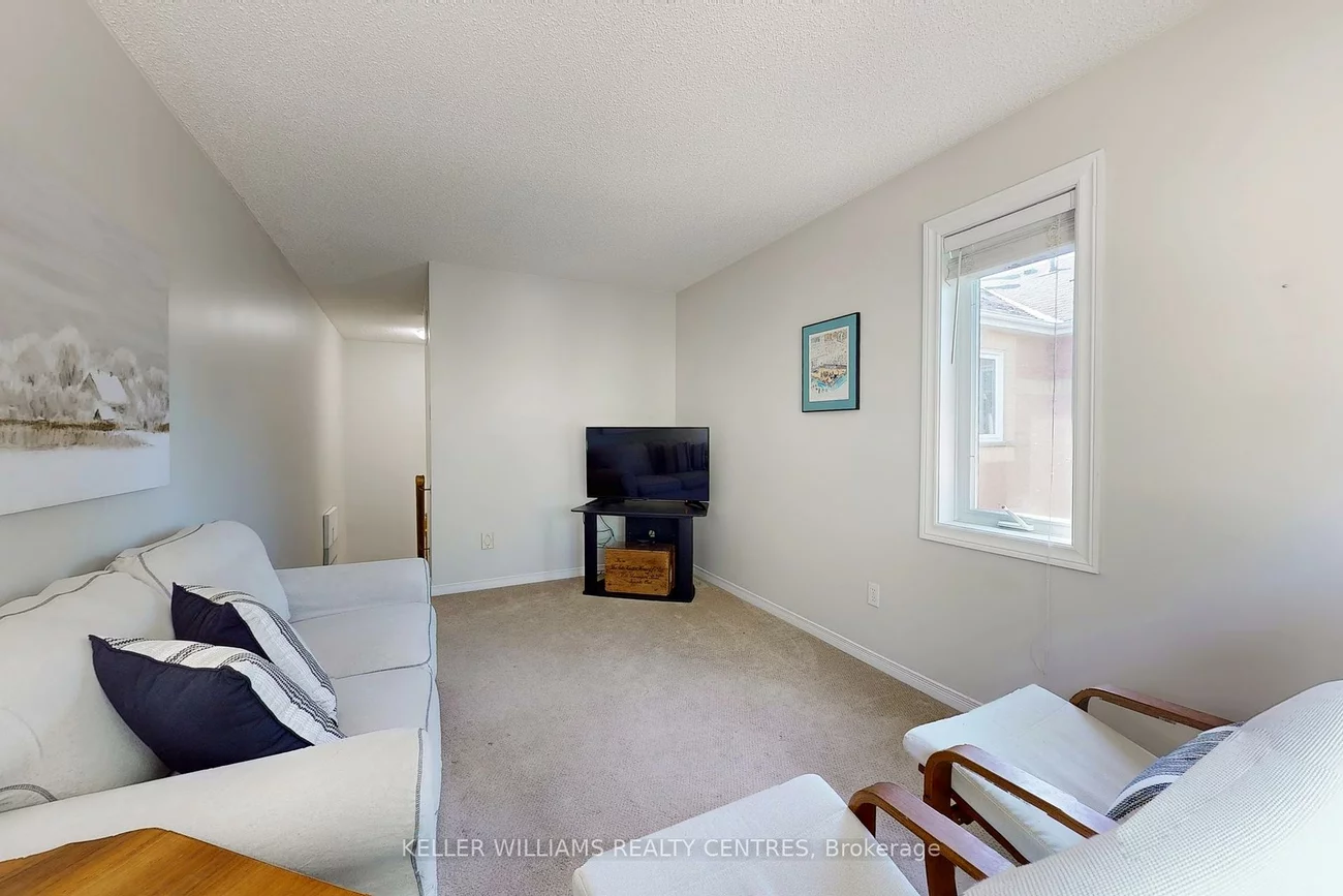 27, Hawthorne, Aurora Village, Aurora