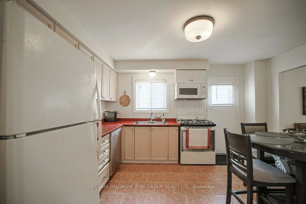 63, Crawford Rose, Aurora Heights, Aurora