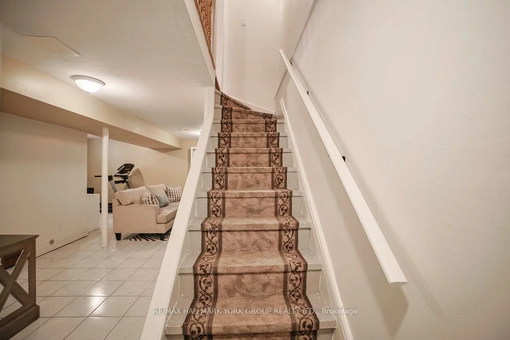 63, Crawford Rose, Aurora Heights, Aurora
