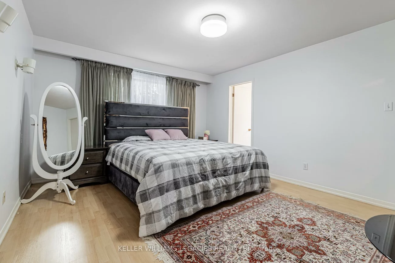 10, Hawthorne, Aurora Village, Aurora