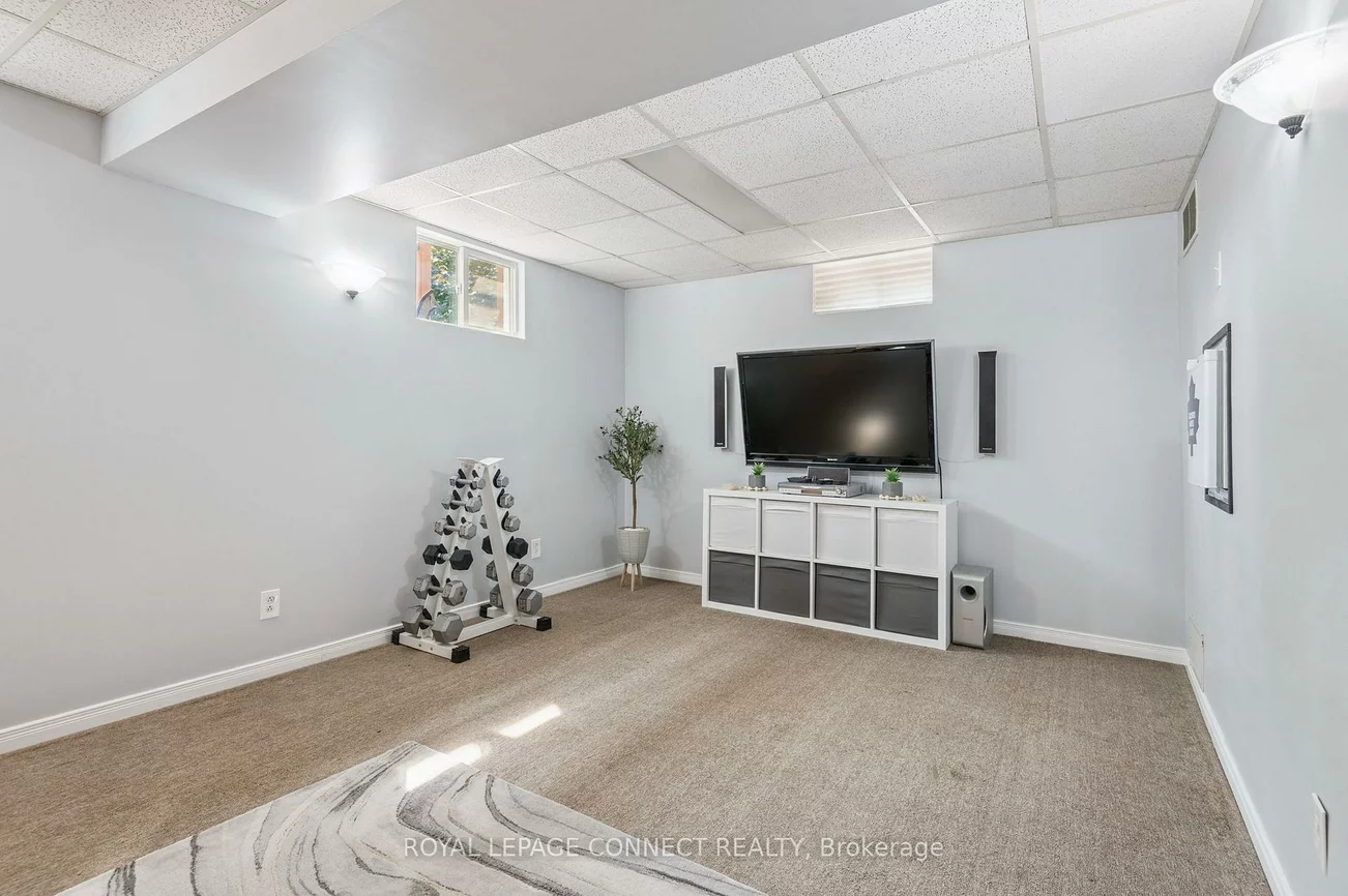 22, Crawford Rose, Aurora Heights, Aurora
