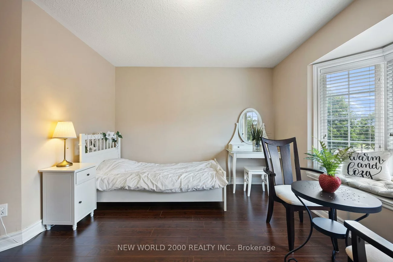 22, HAWTIN, Aurora Grove, Aurora