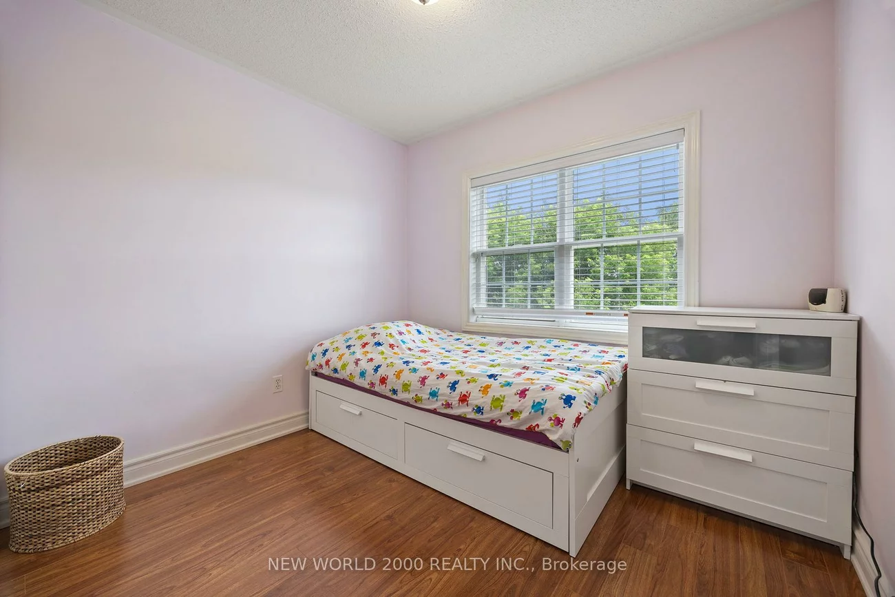 22, HAWTIN, Aurora Grove, Aurora