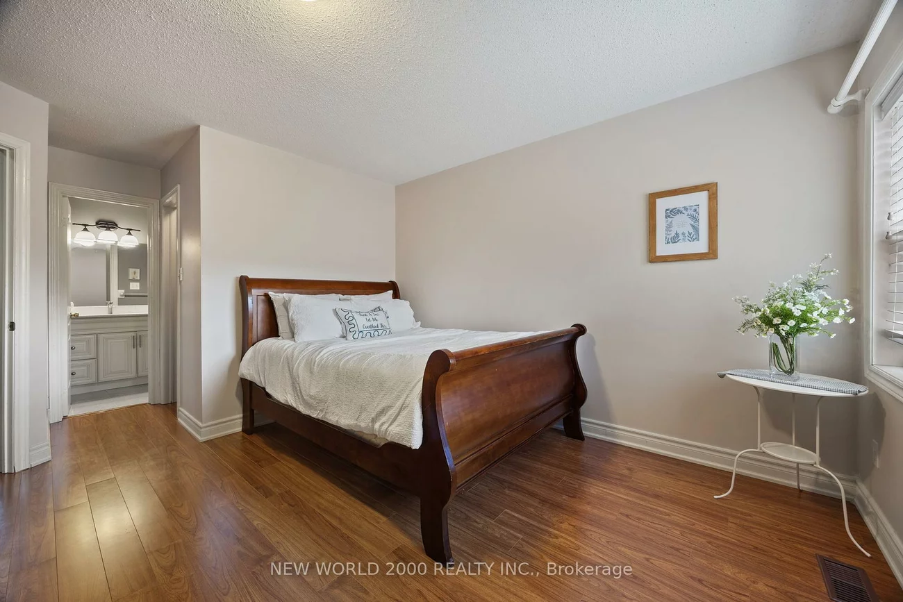 22, HAWTIN, Aurora Grove, Aurora
