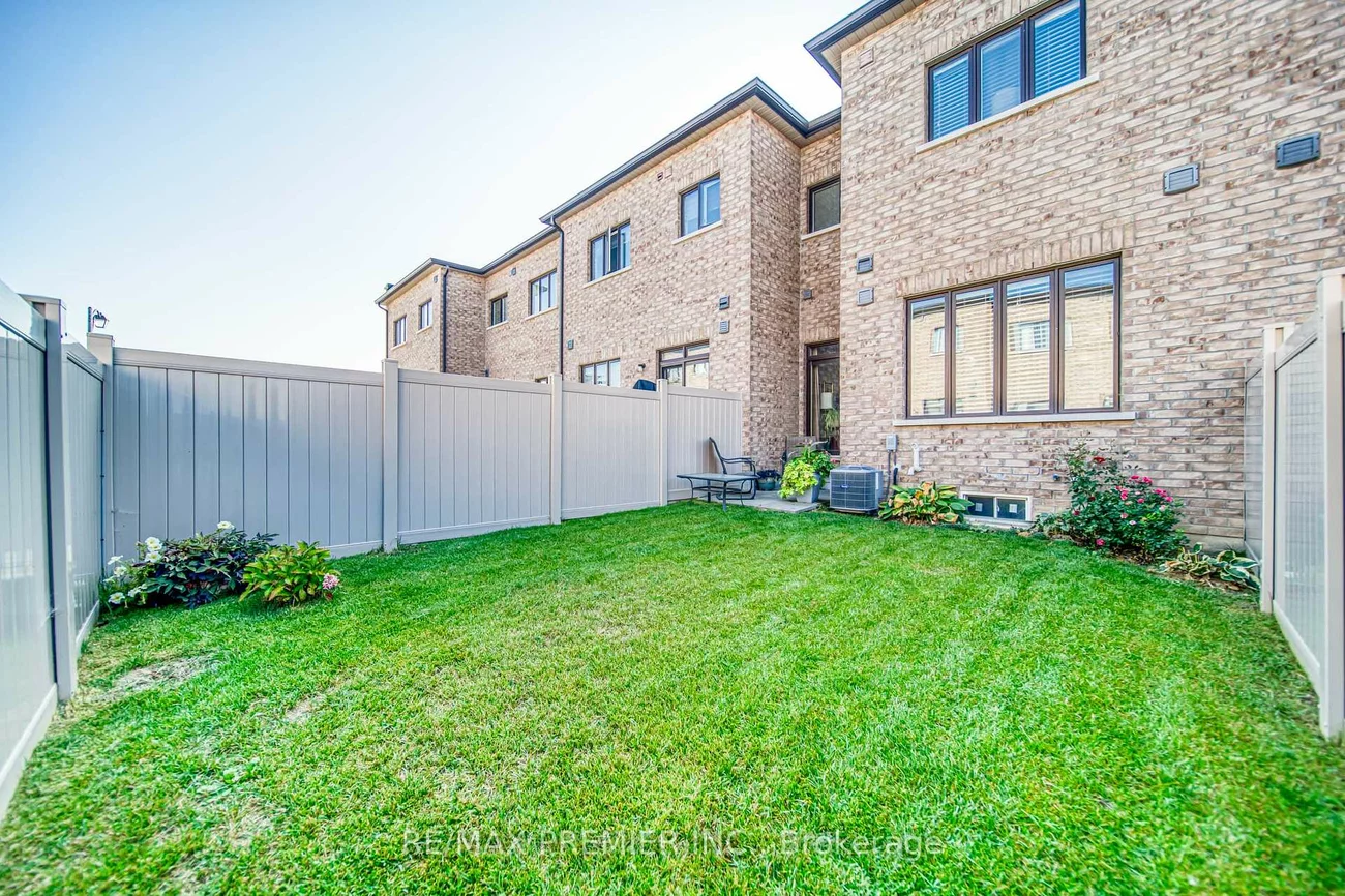 455, Elyse, Bayview Northeast, Aurora
