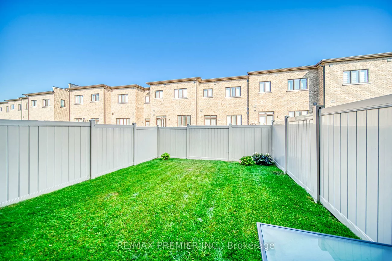 455, Elyse, Bayview Northeast, Aurora