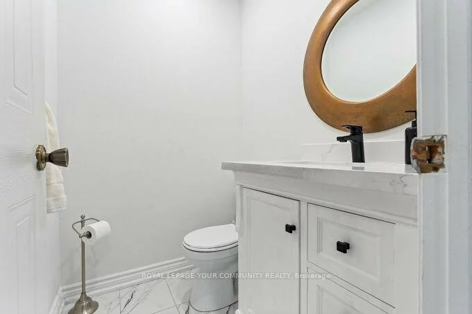 20, Copland, Aurora Heights, Aurora