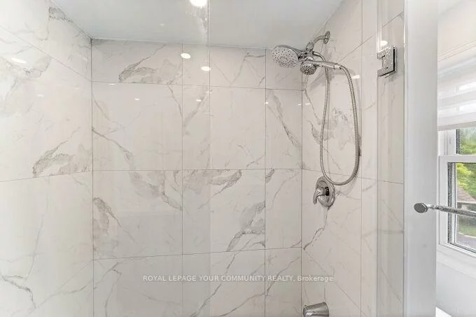 20, Copland, Aurora Heights, Aurora