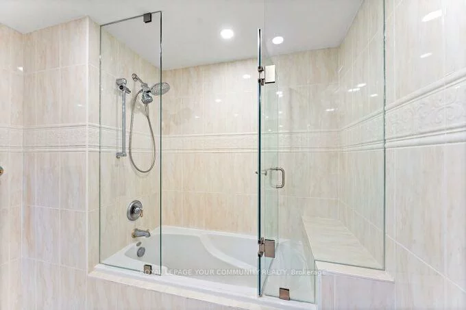 20, Copland, Aurora Heights, Aurora