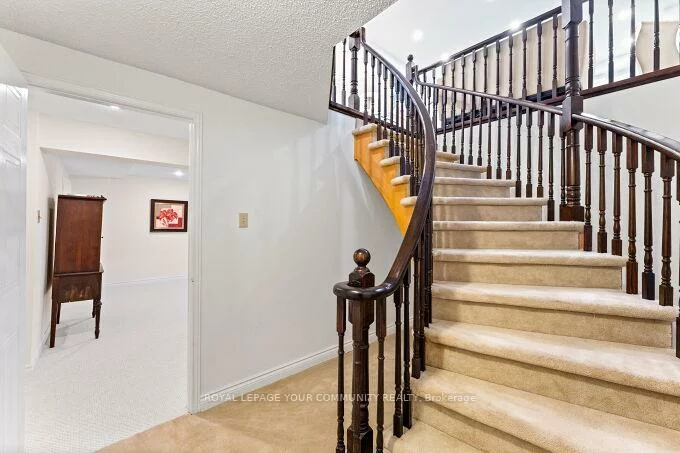 20, Copland, Aurora Heights, Aurora