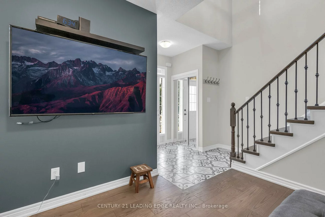 288, Kirkvalley, Bayview Wellington, Aurora