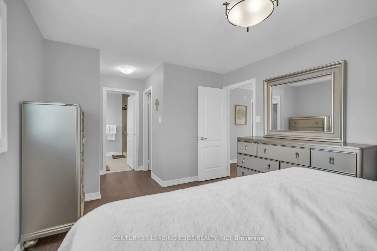 288, Kirkvalley, Bayview Wellington, Aurora