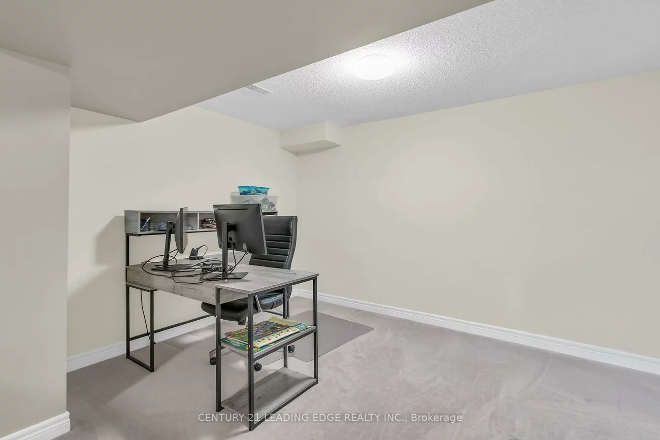 288, Kirkvalley, Bayview Wellington, Aurora