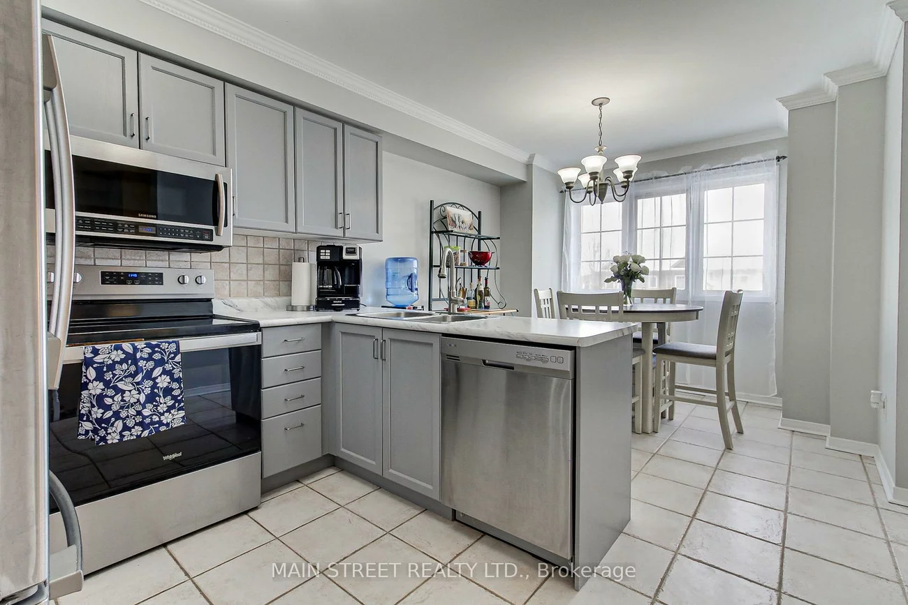 75, Baywell, Bayview Wellington, Aurora