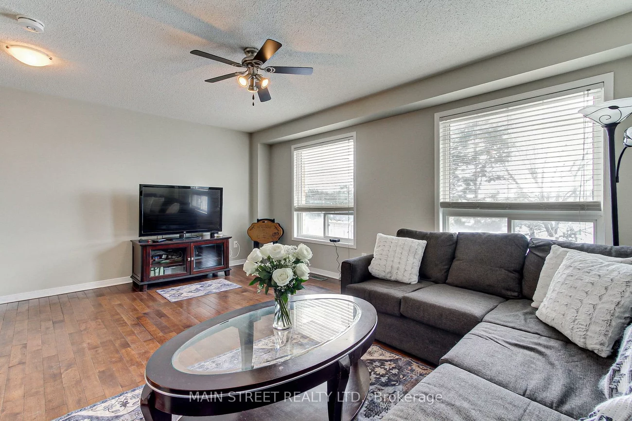 75, Baywell, Bayview Wellington, Aurora