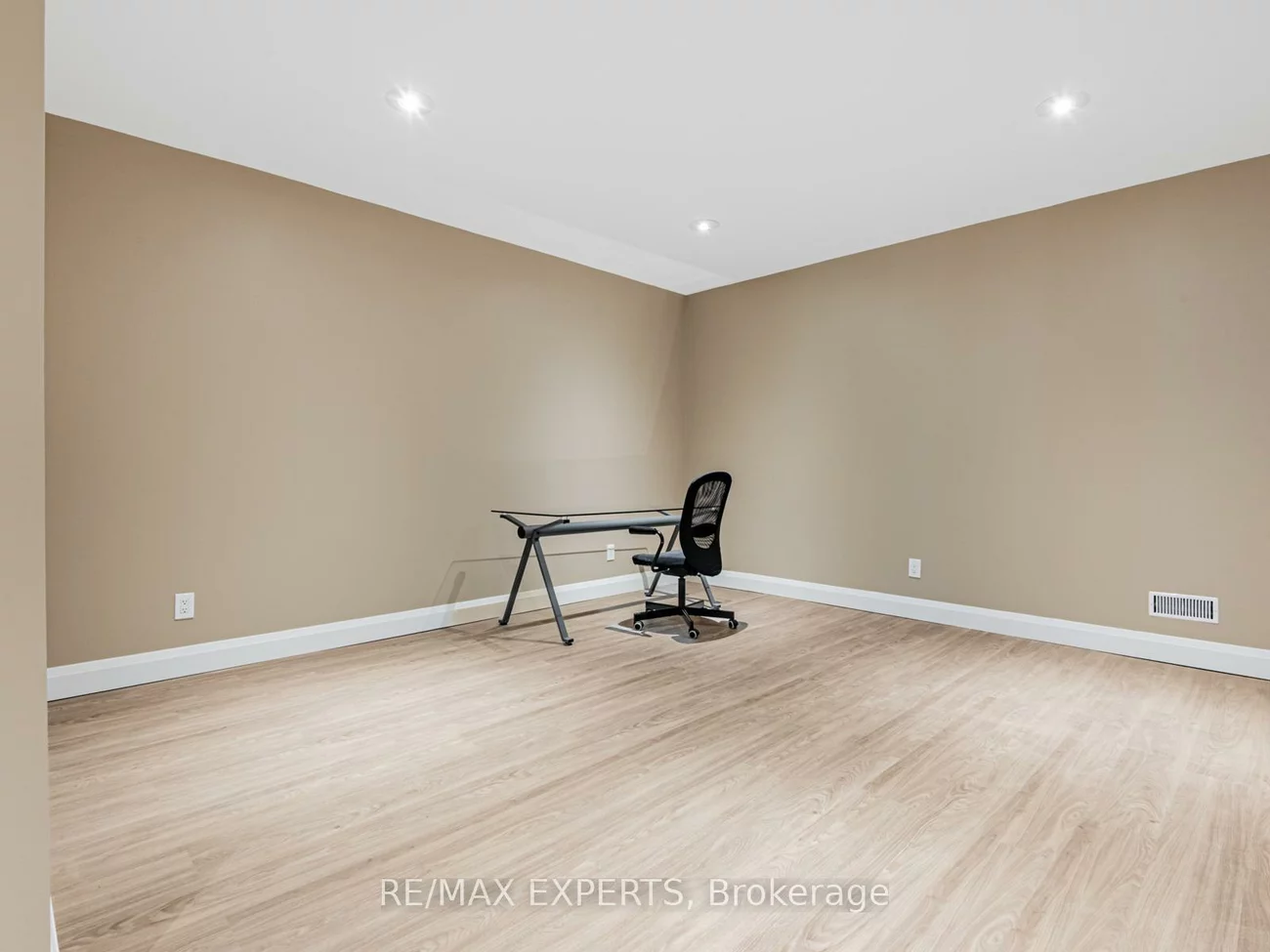 8, Alm, Aurora Estates, Aurora