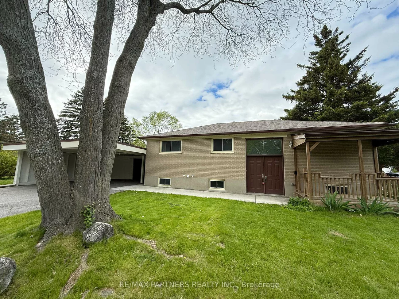 77, Foreht, Aurora Heights, Aurora