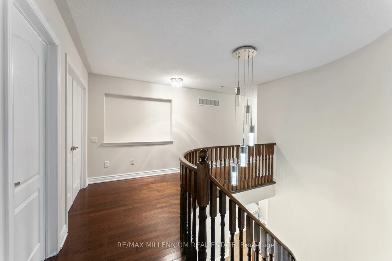 433, Mavrinac, Bayview Northeast, Aurora