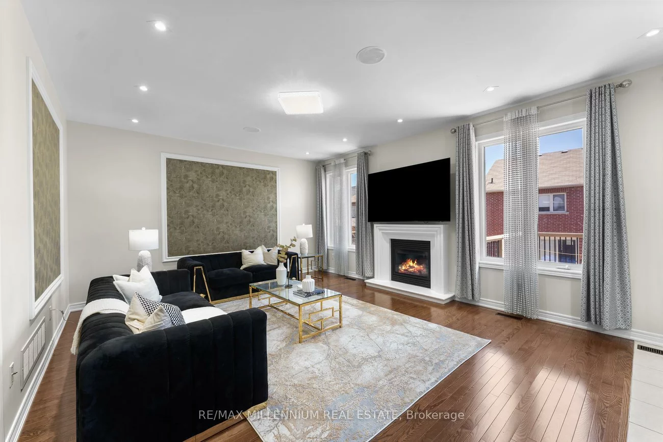 433, Mavrinac, Bayview Northeast, Aurora