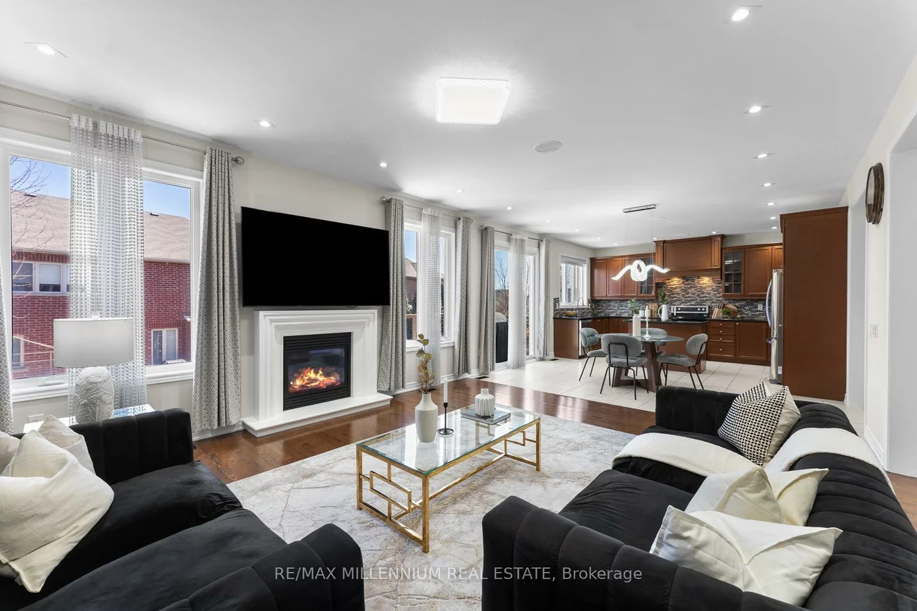 433, Mavrinac, Bayview Northeast, Aurora