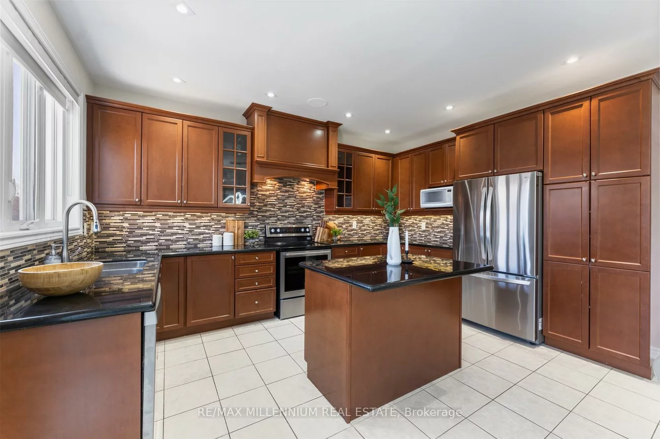 433, Mavrinac, Bayview Northeast, Aurora