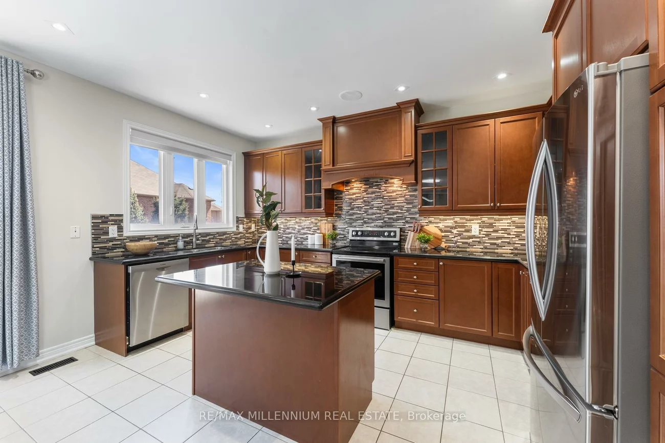 433, Mavrinac, Bayview Northeast, Aurora