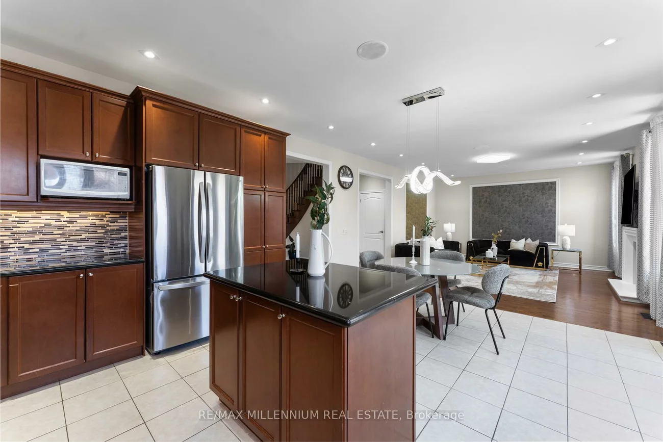 433, Mavrinac, Bayview Northeast, Aurora