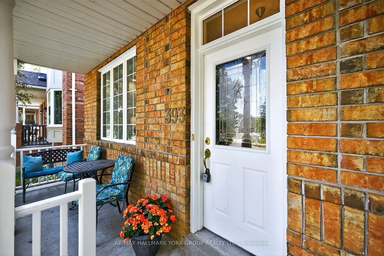 393, Hollandview, Bayview Wellington, Aurora