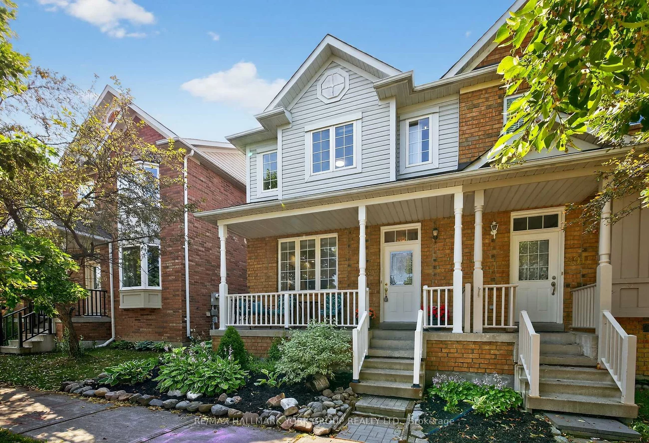 393, Hollandview, Bayview Wellington, Aurora