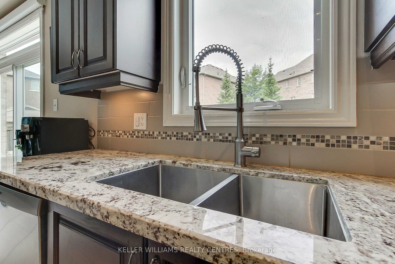 56, Pointon, Bayview Northeast, Aurora