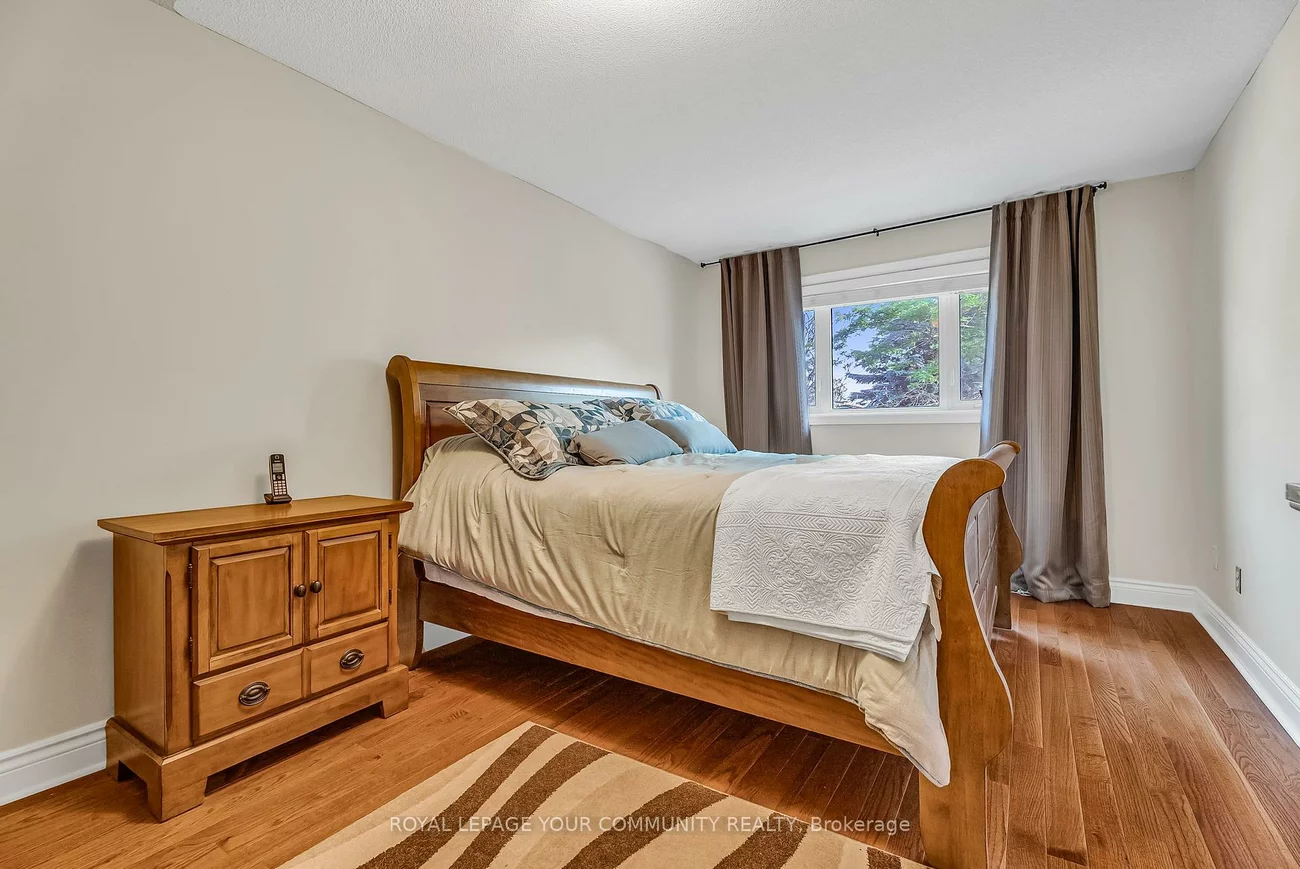 55, Lensmith, Aurora Highlands, Aurora