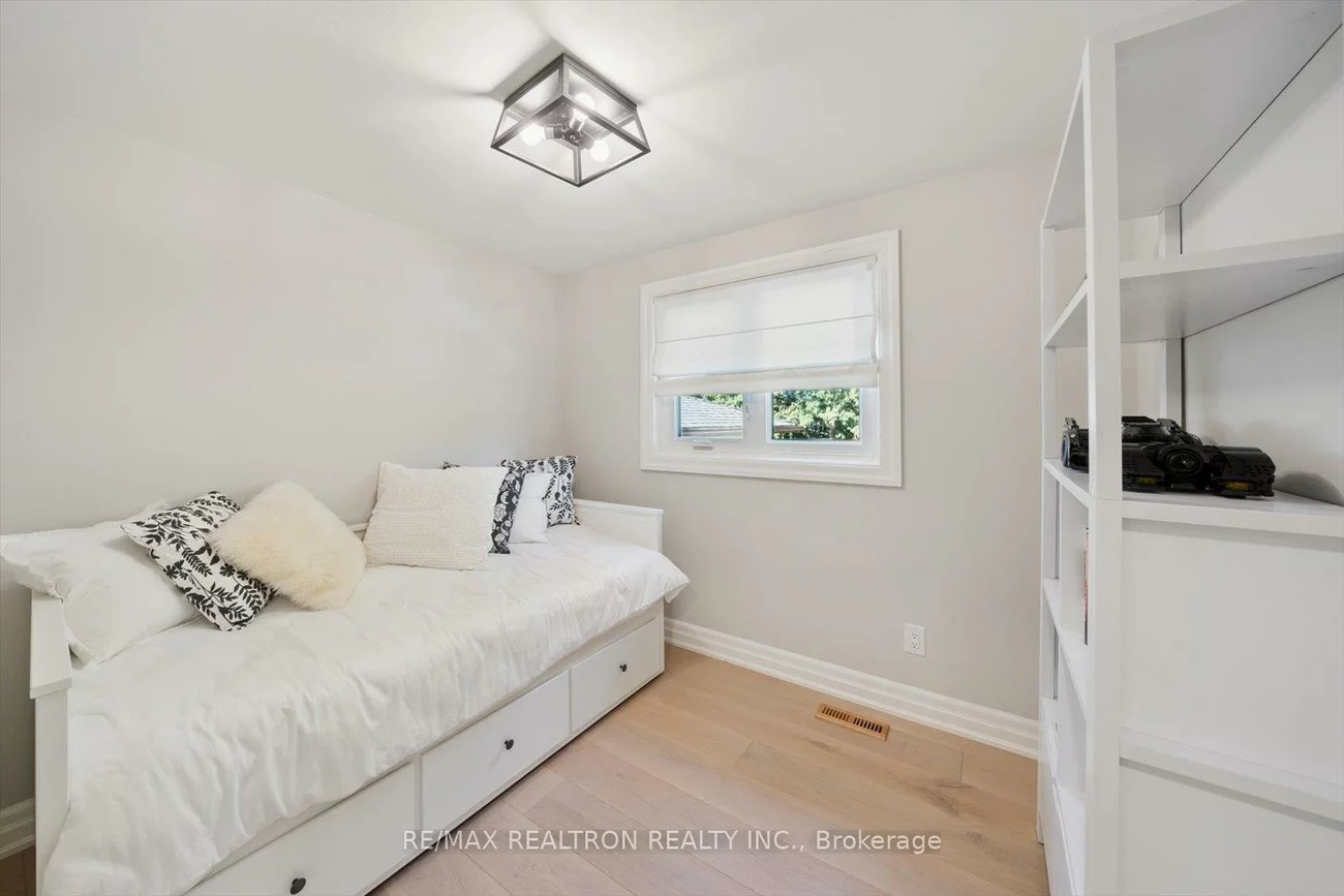 89, Devins, Aurora Heights, Aurora