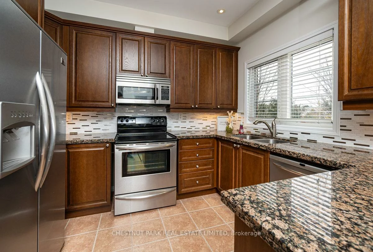 66, Chapman, Aurora Grove, Aurora