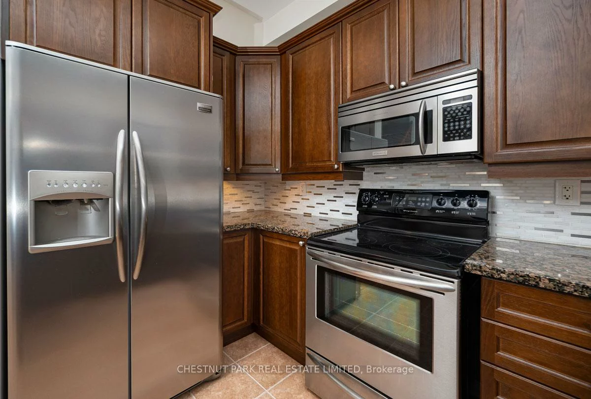 66, Chapman, Aurora Grove, Aurora