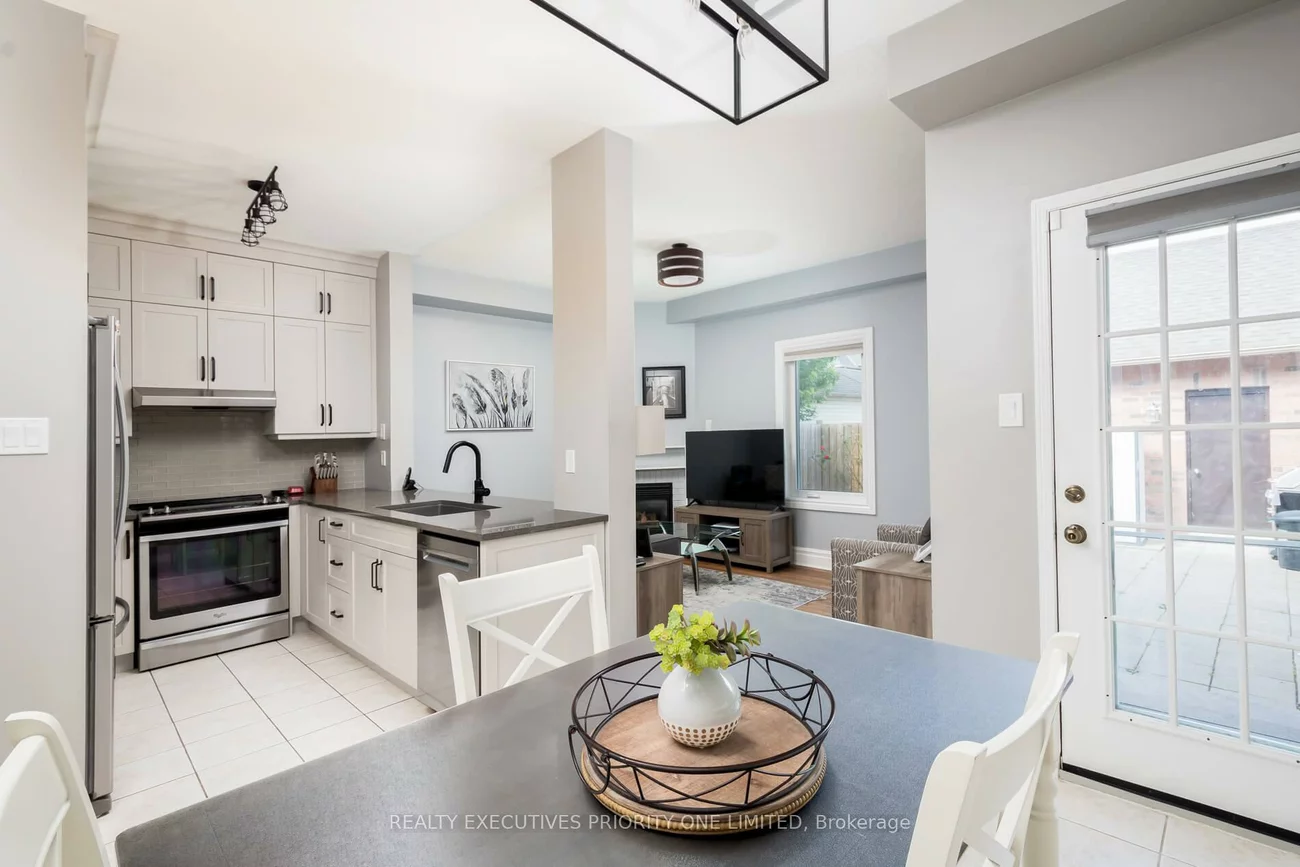372, John West, Bayview Wellington, Aurora