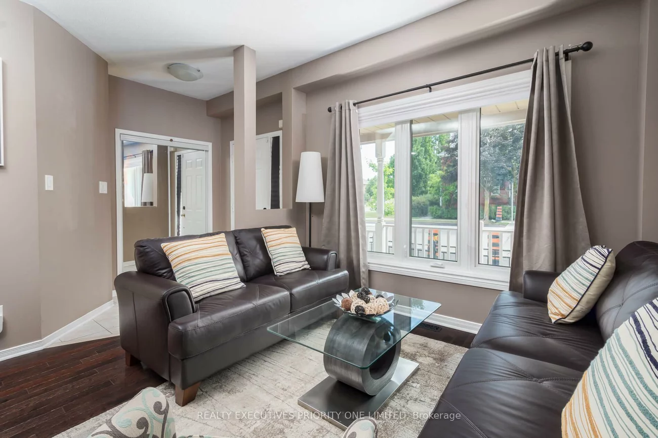 372, John West, Bayview Wellington, Aurora