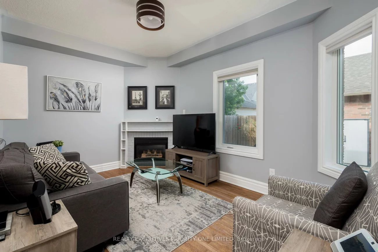 372, John West, Bayview Wellington, Aurora