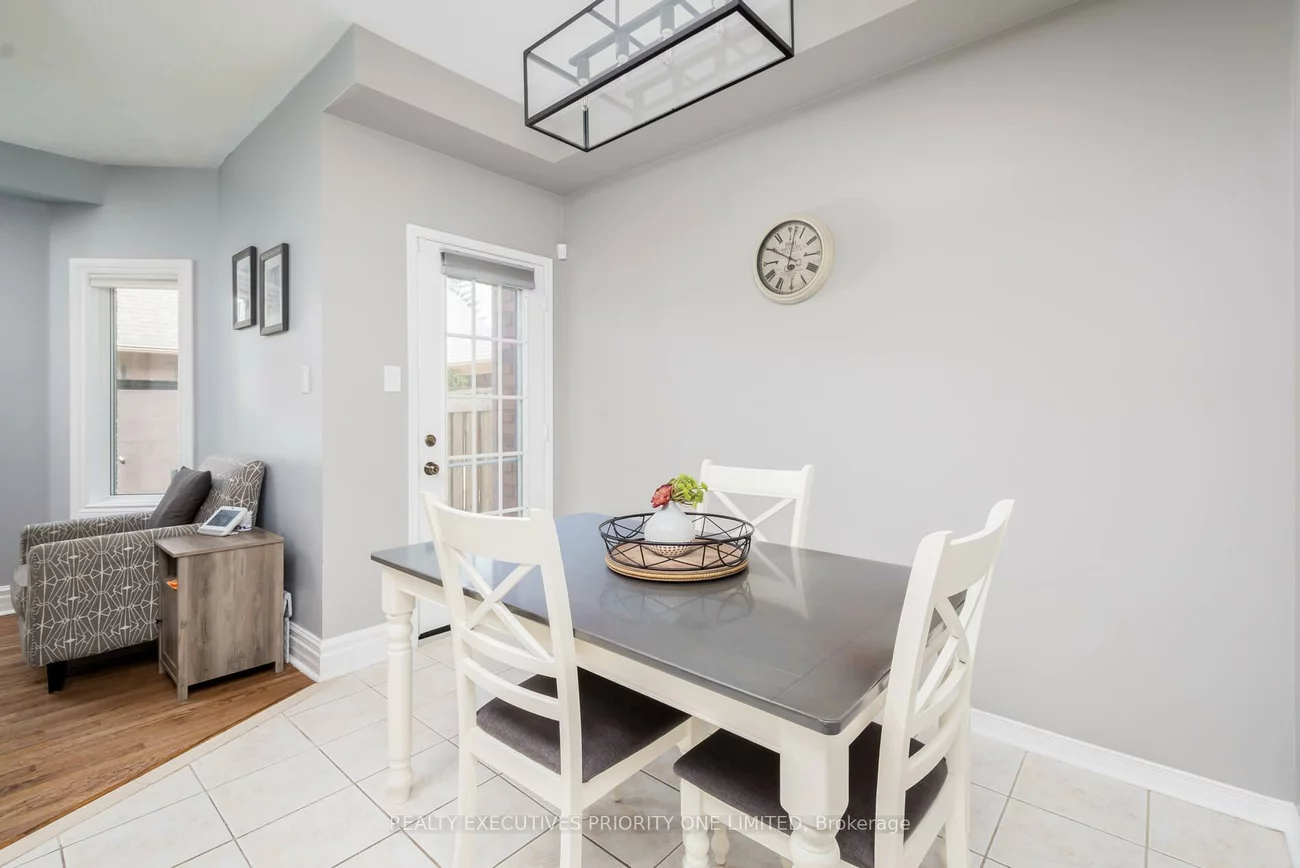 372, John West, Bayview Wellington, Aurora