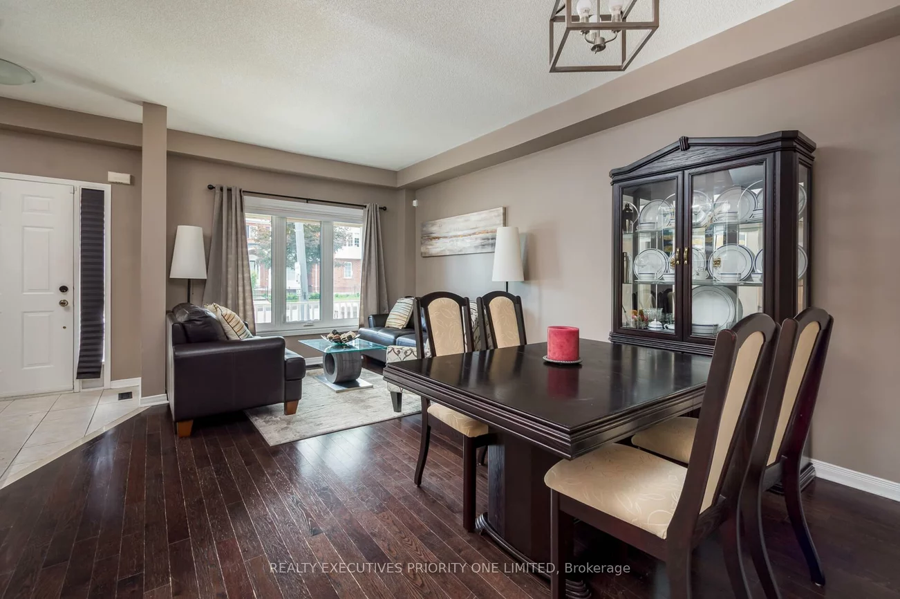 372, John West, Bayview Wellington, Aurora