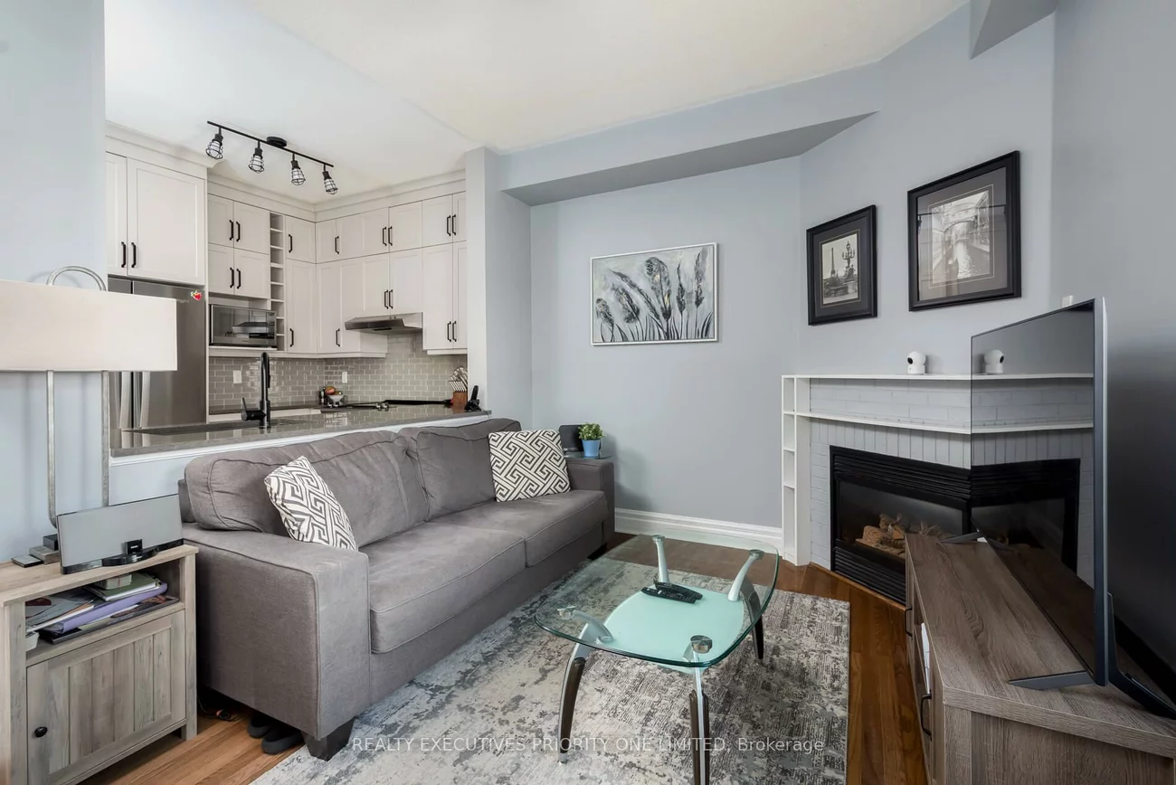 372, John West, Bayview Wellington, Aurora