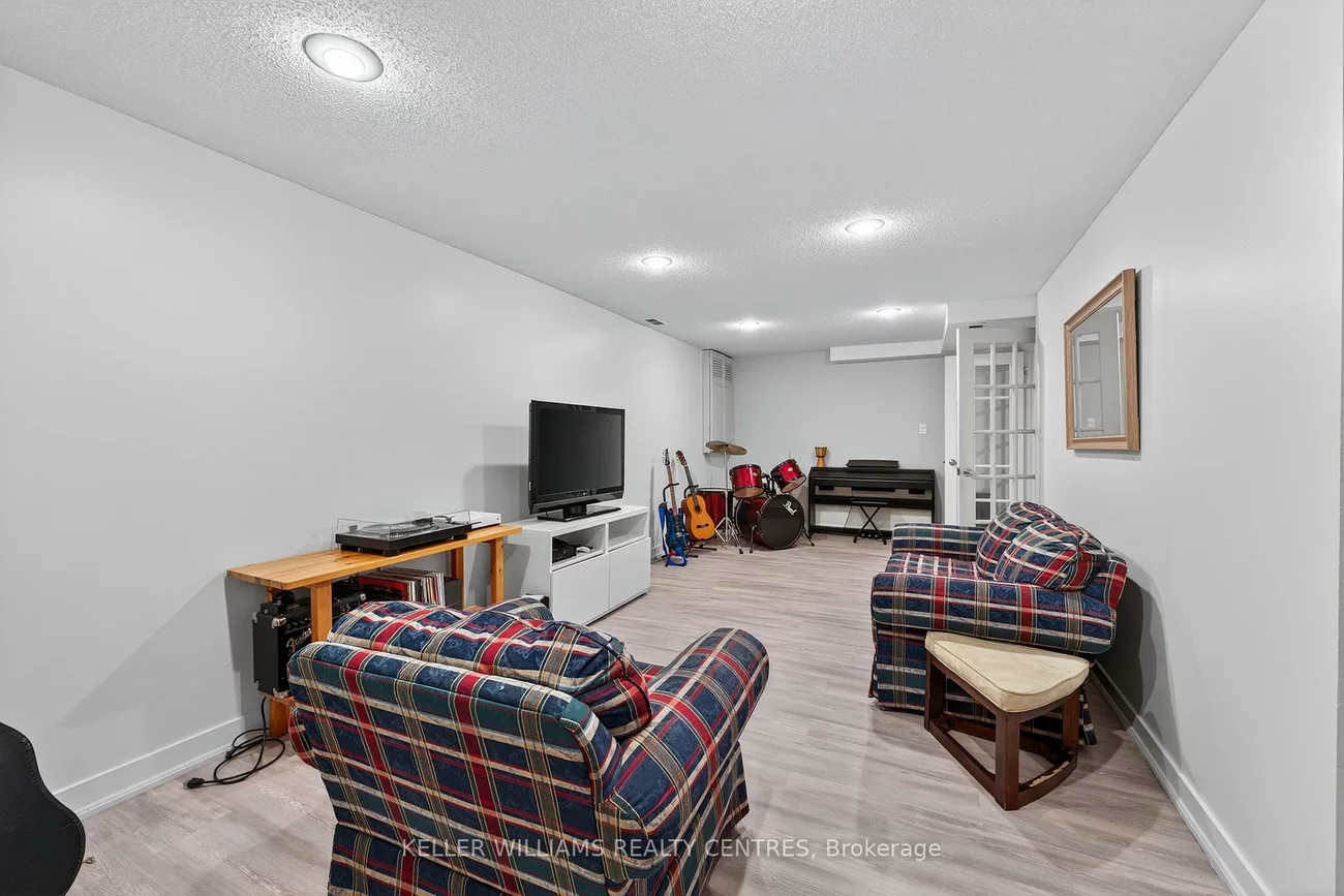 42, Buchanan, Aurora Village, Aurora