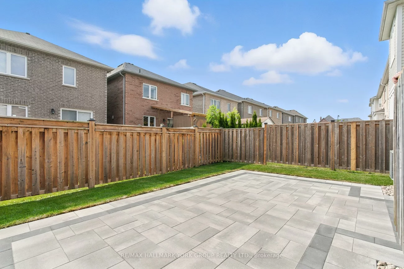 40, Hutt, Bayview Northeast, Aurora
