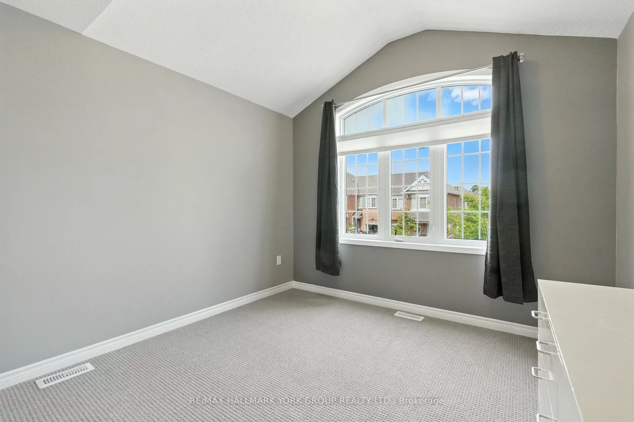 40, Hutt, Bayview Northeast, Aurora