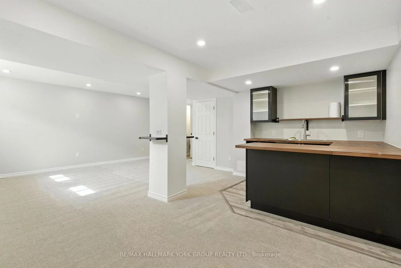 40, Hutt, Bayview Northeast, Aurora