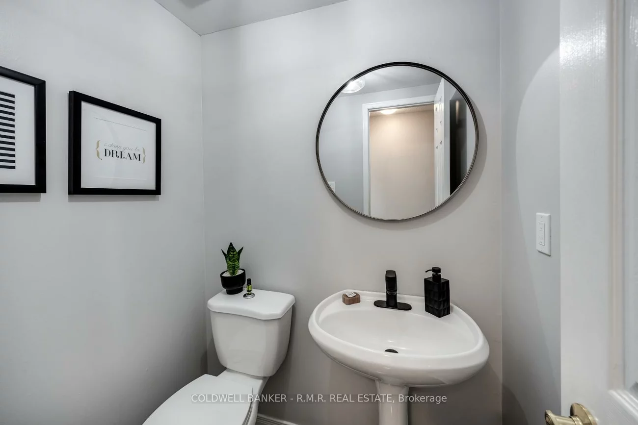 32, Mugford, Bayview Wellington, Aurora