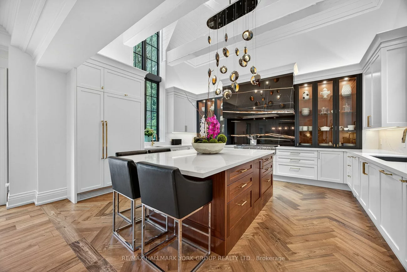 108, Kennedy, Aurora Village, Aurora